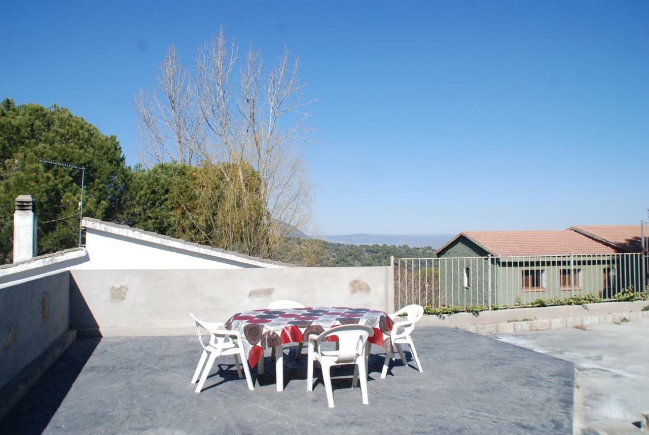 Casa Rural Mirando A Gredos Cadalso de los Vidrios Exterior foto