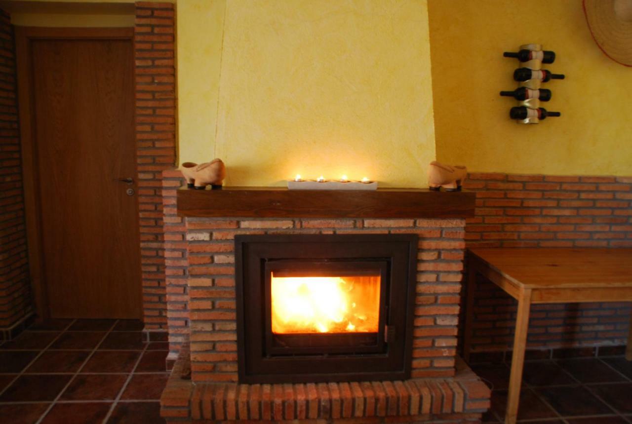 Casa Rural Mirando A Gredos Cadalso de los Vidrios Exterior foto